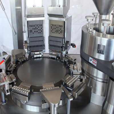 Máquina de enchimento totalmente automático da cápsula do controle do PLC com o tela táctil do tipo de Alemanha Siemens