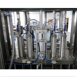 Máquina automática de enchimento e tampa de líquidos de rastreamento linear