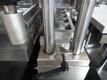 Máquina automática de formação de bolhas de cápsulas