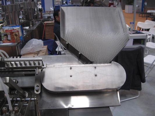 Máquina de enchimento e vedação de líquido para ampola oral farmacêutica